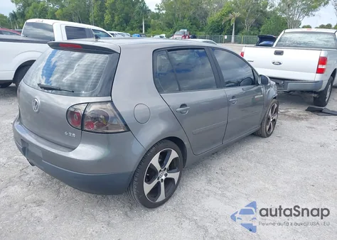 2007 Volkswagen Rabbit 4-Door из США, поврежденный, VIN WVWCR71K77W131185